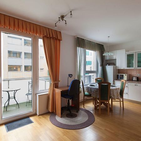 Central Apartment Anita Tour As ลูบลิยานา ภายนอก รูปภาพ